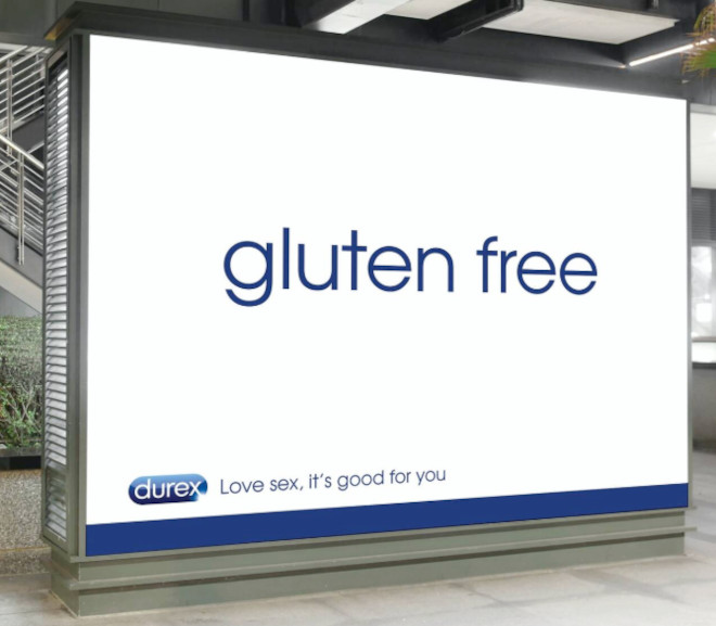 Ad OOH per Durex. Su sfondo bianco appare la scritta "gluten free". Sotto il claim "Love sex, it's good for you".